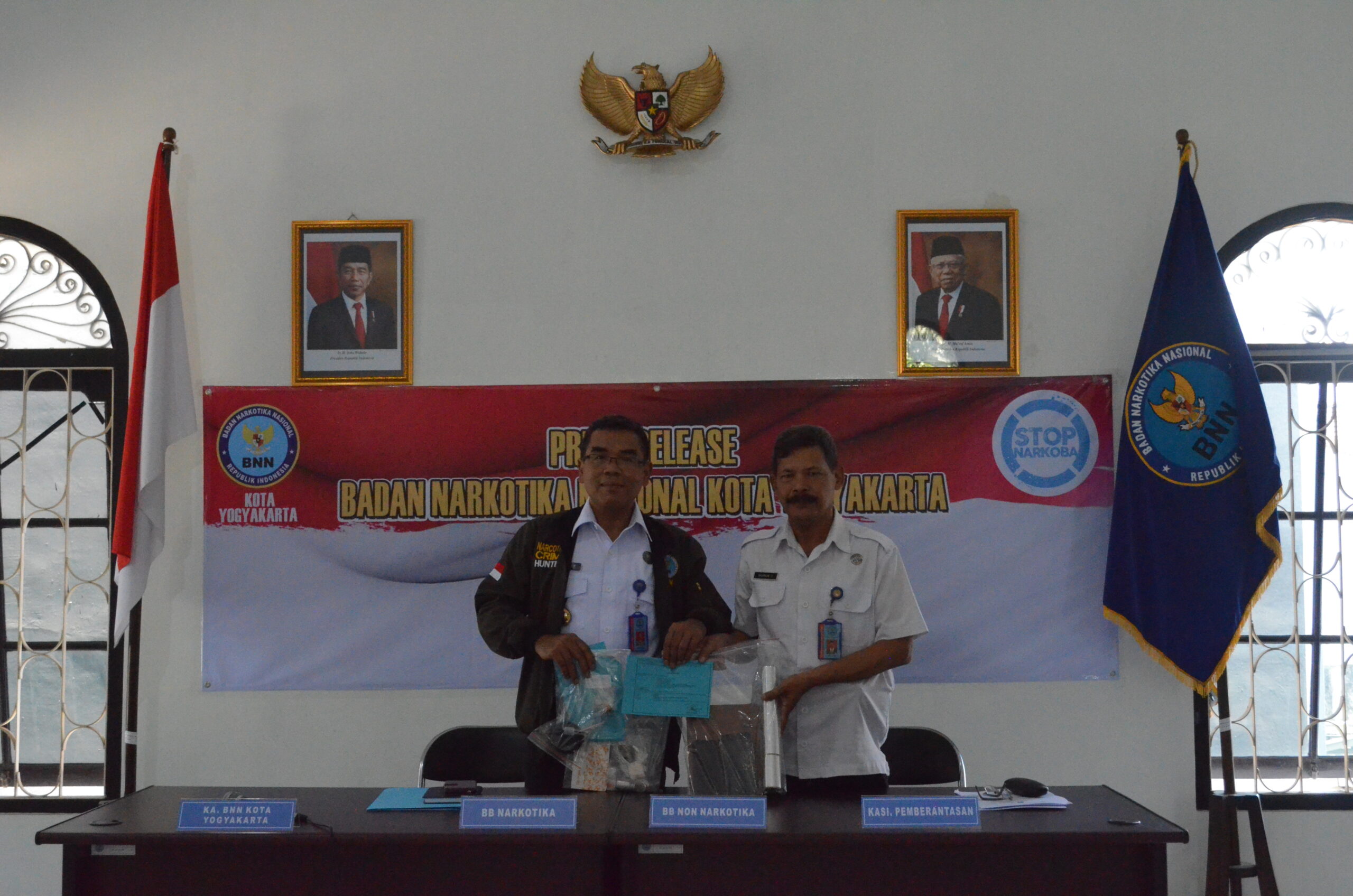 BNN Kota Yogyakarta ungkap narkotika, 3 kali residivis ketangkap lagi. BNN Kota Yogyakarta ungkap narkotika, 3 kali residivis ketangkap lagi.