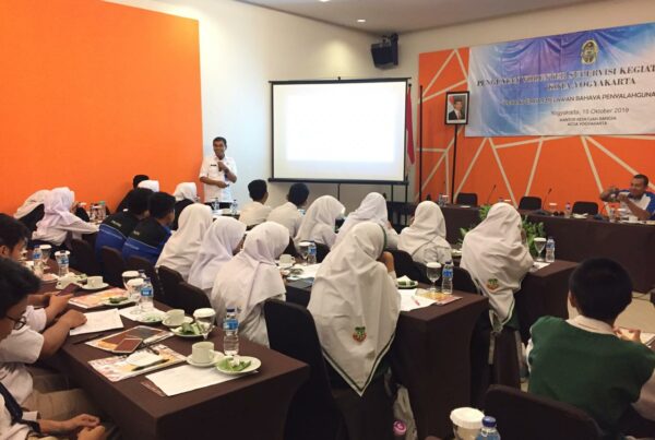 KESBANG GAET BNNK YOGYAKARTA DESEMINASI P4GN SISWA SMP YOGYAKARTA