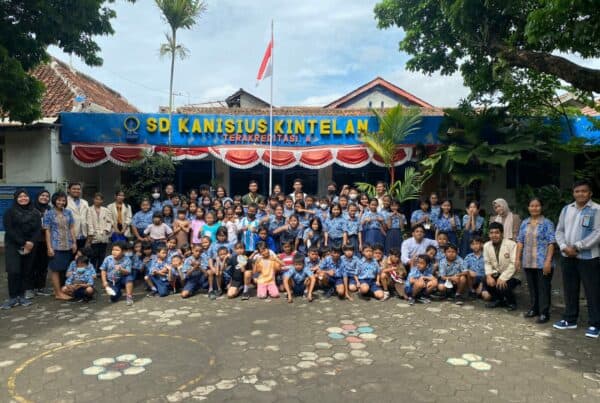 BERMAIN DAN BELAJAR BERSAMA ADIK-ADIK SD KANISUIS KINTELAN YOGYAKARTA